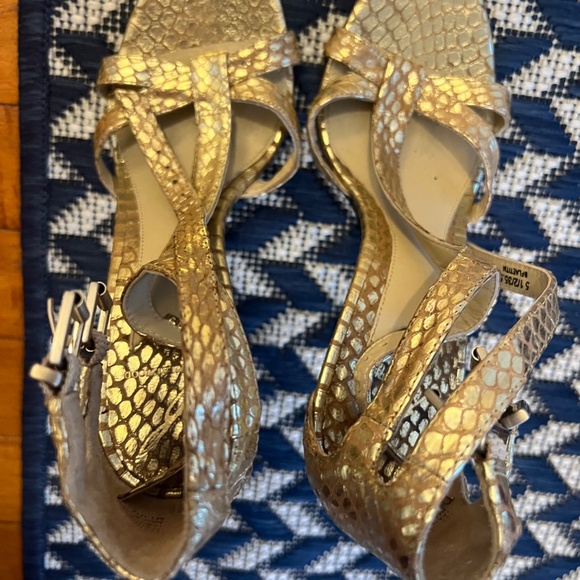 Brian Atwood Vero Cuoio Gold Heels - Picture 3 of 4